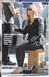 Heidi Klum feet photo thumbnail