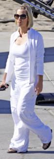Jennie Garth feet photo thumbnail