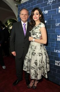 Emmy Rossum feet photo thumbnail