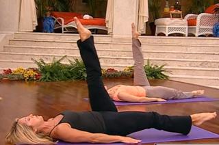 Denise Austin feet photo thumbnail