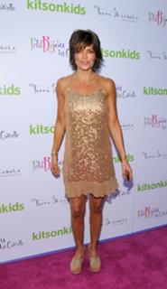 Lisa Rinna feet photo thumbnail