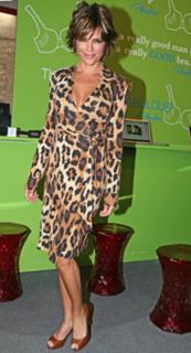 Lisa Rinna feet photo thumbnail
