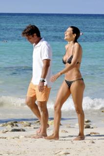 Lisa Rinna feet photo thumbnail