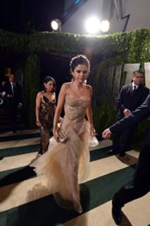 Selena Gomez feet photo thumbnail