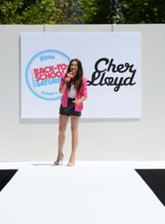 Shay Mitchell feet photo thumbnail