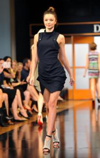 Miranda Kerr feet photo thumbnail