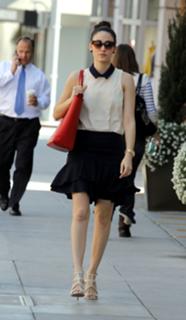 Emmy Rossum feet photo thumbnail