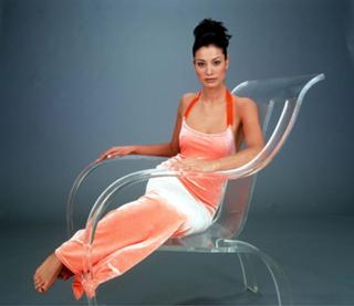 Melanie Sykes feet photo thumbnail