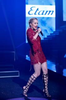 Rita Ora feet photo thumbnail