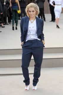 Rita Ora feet photo thumbnail