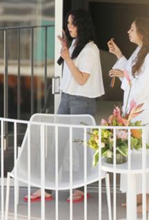Jennifer Lawrence feet photo thumbnail