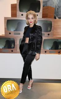 Rita Ora feet photo thumbnail
