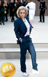 Rita Ora feet photo thumbnail