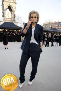 Rita Ora feet photo thumbnail