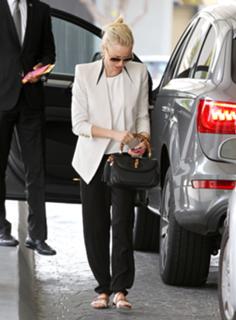 Naomi Watts feet photo thumbnail