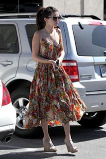 Selena Gomez feet photo thumbnail