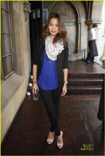 Jamie Chung feet photo thumbnail