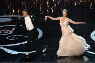 Charlize Theron feet photo thumbnail