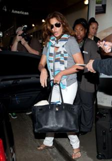 Cindy Crawford feet photo thumbnail