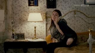 Anna Kendrick feet photo thumbnail