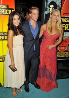 Abigail Spencer feet photo thumbnail