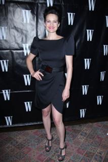 Carla Gugino feet photo thumbnail