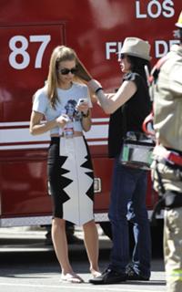 AnnaLynne McCord feet photo thumbnail