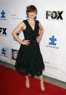 Carla Gugino feet photo thumbnail