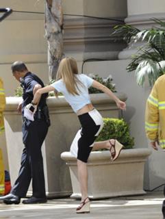 AnnaLynne McCord feet photo thumbnail