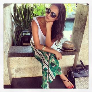 Shay Mitchell feet photo thumbnail