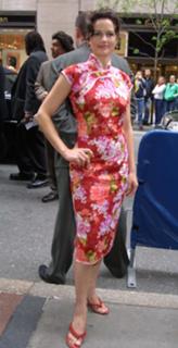 Carla Gugino feet photo thumbnail