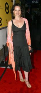 Carla Gugino feet photo thumbnail