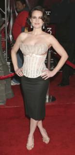 Carla Gugino feet photo thumbnail
