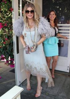 Fergie feet photo thumbnail
