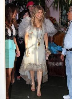 Fergie feet photo thumbnail