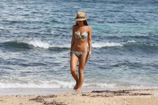 Myleene Klass feet photo thumbnail