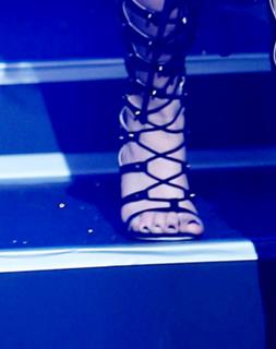 Rita Ora feet photo thumbnail