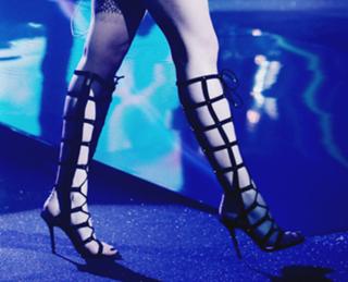Rita Ora feet photo thumbnail