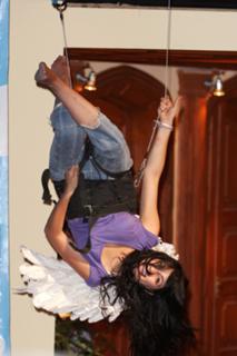 Maite Perroni feet photo thumbnail