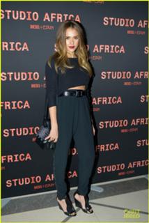 Jessica Alba feet photo thumbnail
