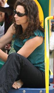 Minnie Driver feet photo thumbnail