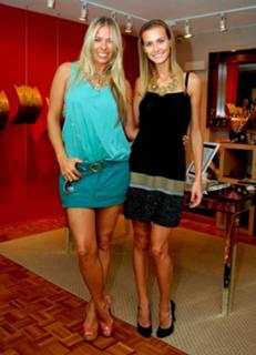 Adriane Galisteu feet photo thumbnail