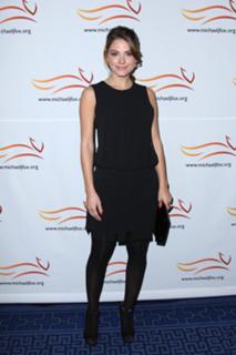 Maria Menounos feet photo thumbnail