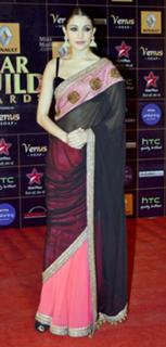Anushka Sharma feet photo thumbnail