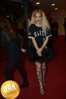 Rita Ora feet photo thumbnail