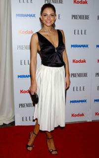 Maria Menounos feet photo thumbnail