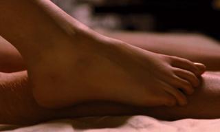 Kristen Stewart feet photo thumbnail