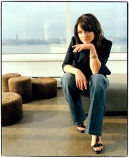 Elisabeth Röhm feet photo thumbnail