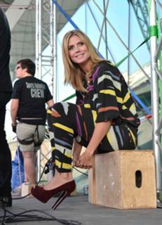 Heidi Klum feet photo thumbnail