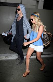 Ashley Tisdale feet photo thumbnail